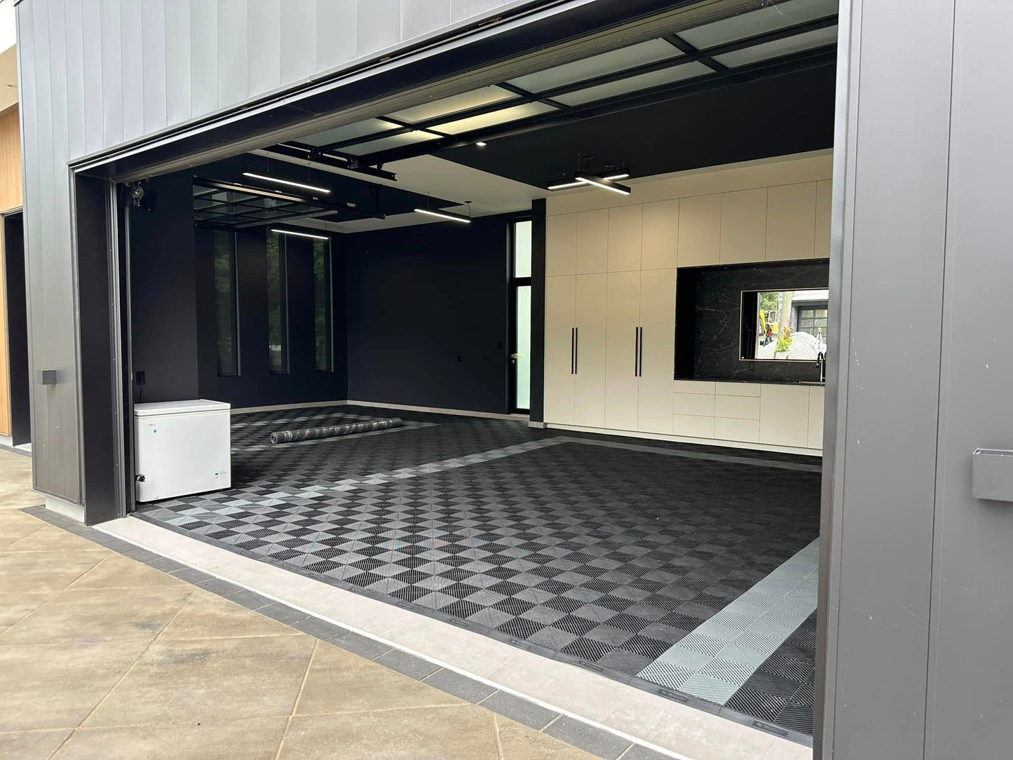 Modulux Tiles | Black - Modulux