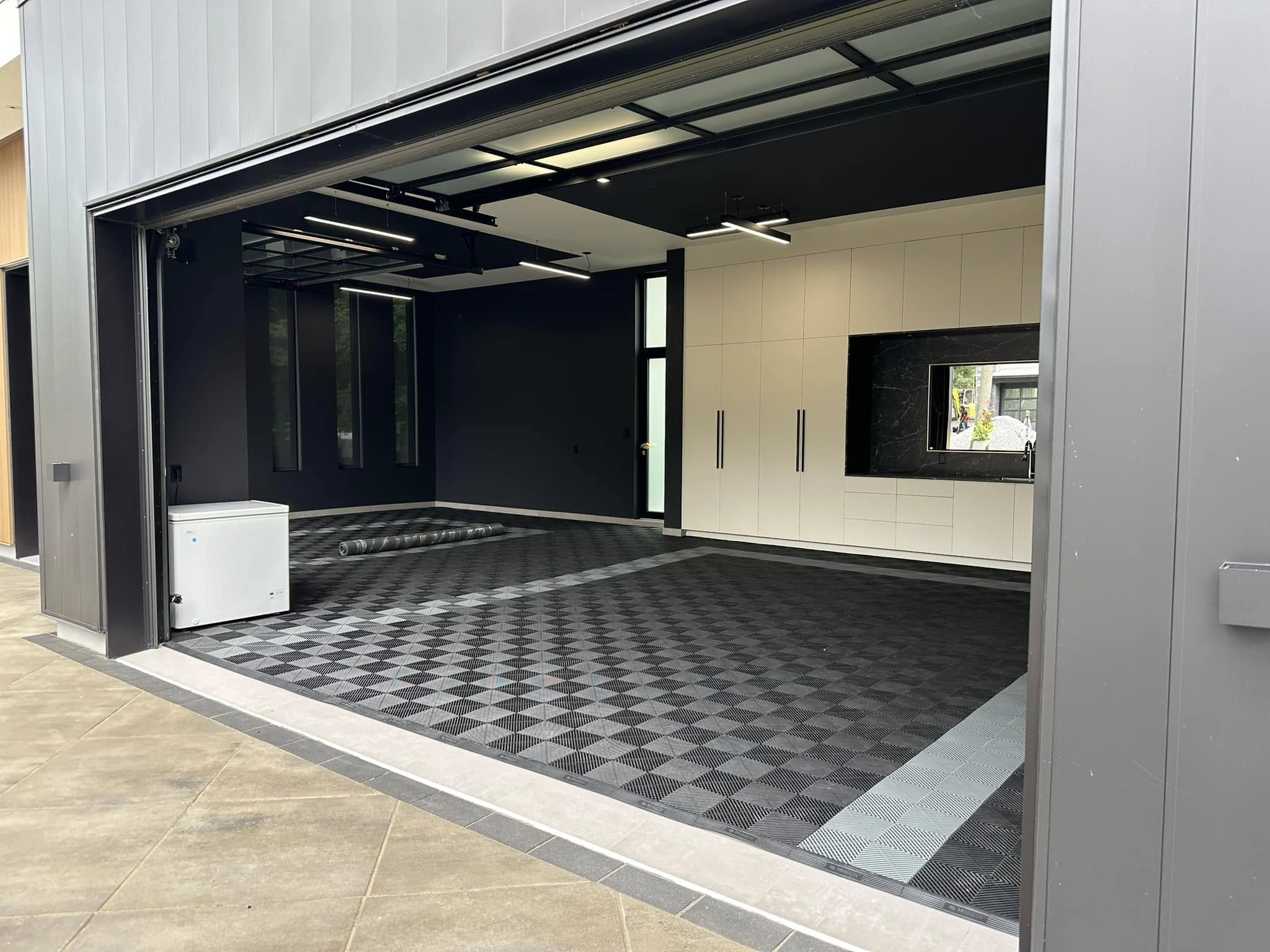 Modulux Tiles | Black - Modulux