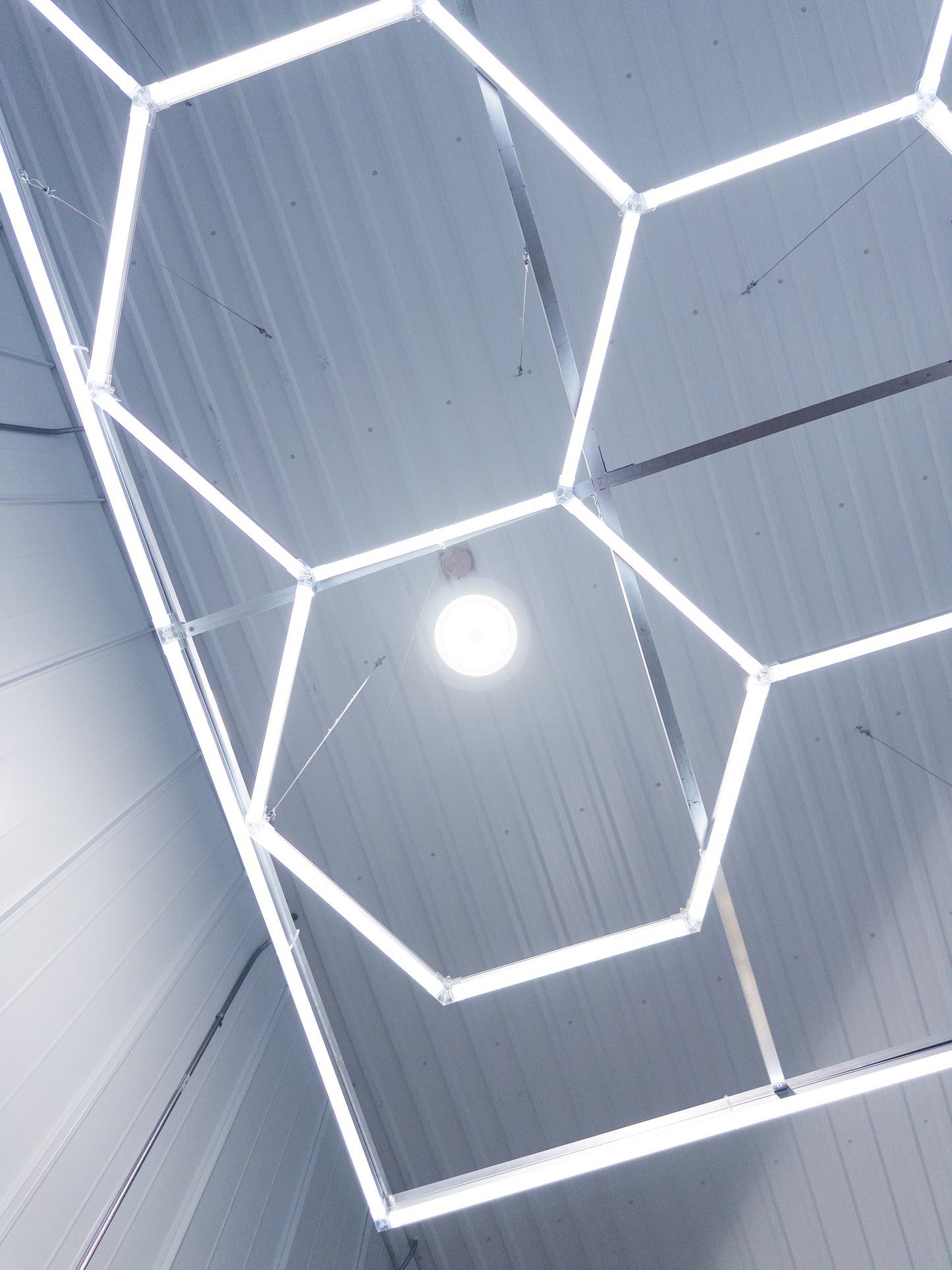 LED HEXAGONALE 16' X 8' (Socle en plastique)